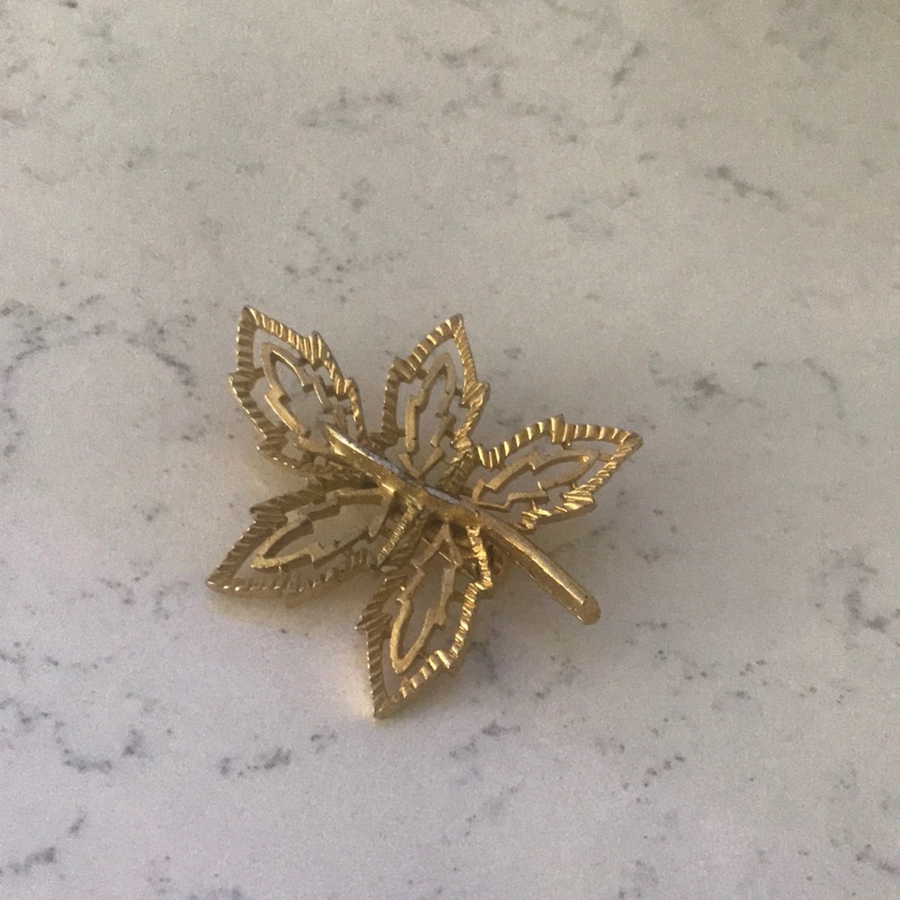 Leaf pin by Gerry’s vintage